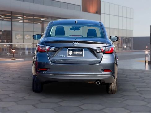 Used 2019 Toyota Yaris LE image 2