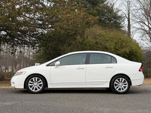 Used 2010 Honda Civic LX image 2