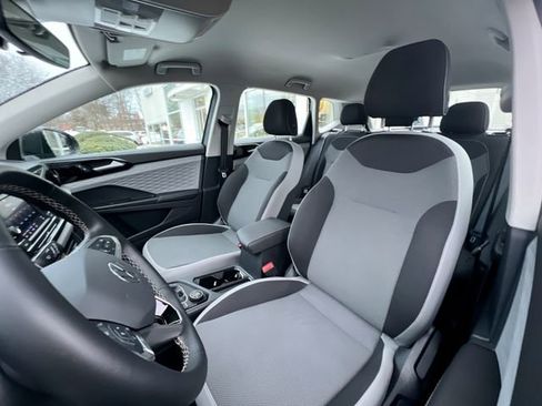 Certified 2024 Volkswagen Taos S image 11