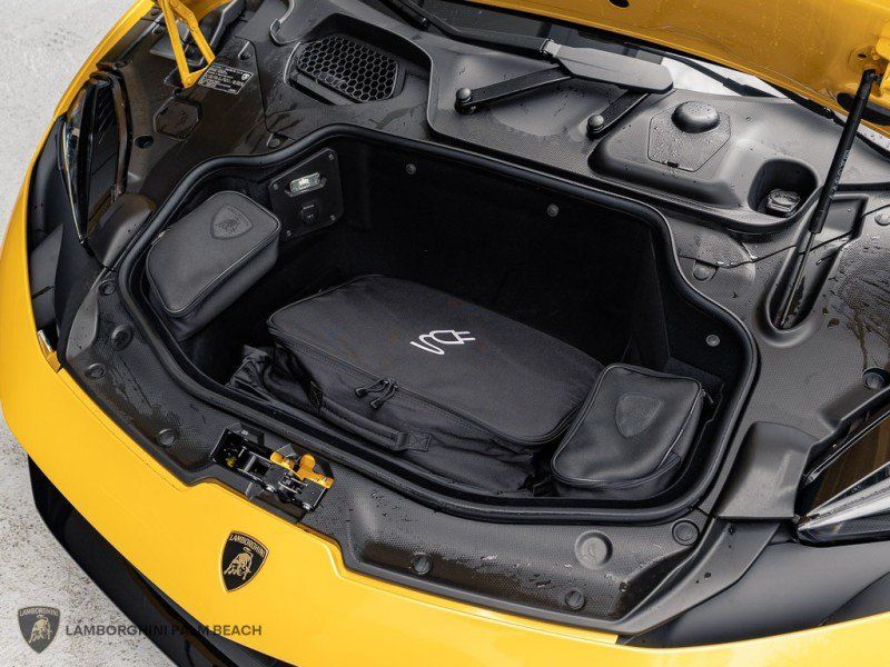 Used 2026 Lamborghini Temerario AWD/4WD image 32