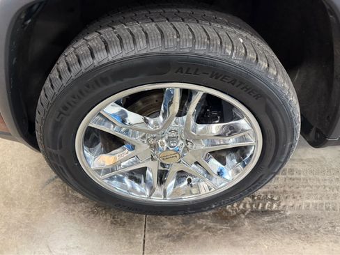 Used 2017 Jeep Grand Cherokee Limited w/ Luxury Group II AWD/4WD image 36