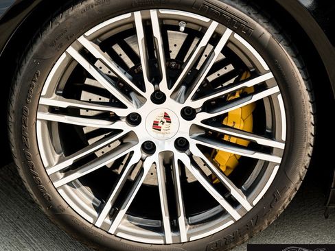 Used 2014 Porsche 911 Turbo S image 41