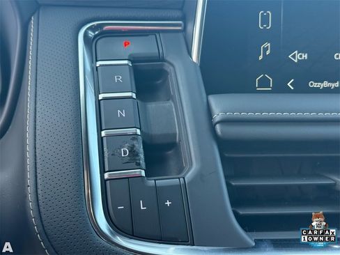 Used 2024 GMC Yukon SLT w/ SLT Premium Package image 24