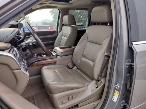 Used 2018 Chevrolet Tahoe Premier AWD/4WD image 2
