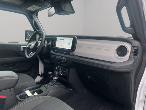 Used 2024 Jeep Wrangler Unlimited Sahara AWD/4WD image 27
