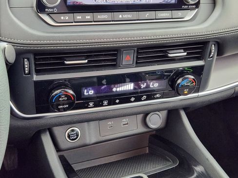 Used 2023 Nissan Rogue SV FWD image 24