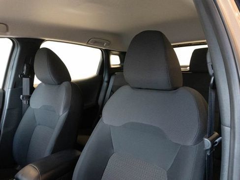 Used 2025 Nissan Kicks S AWD/4WD image 16