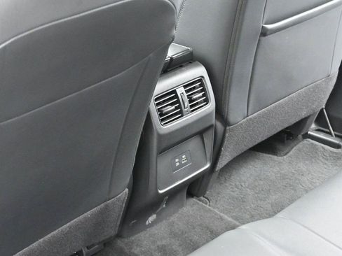 Used 2023 Nissan Rogue SL FWD image 31