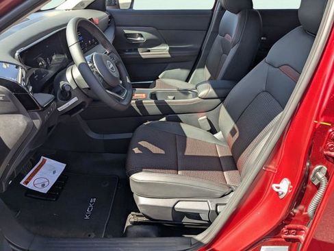 New 2026 Nissan Kicks SR w/ Illumination Package FWD image 13
