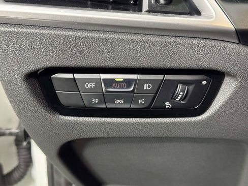 Used 2025 BMW 330i xDrive 330i xDrive w/ Convenience Package image 19