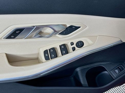 Used 2021 BMW 330i Sedan w/ Convenience Package RWD image 18
