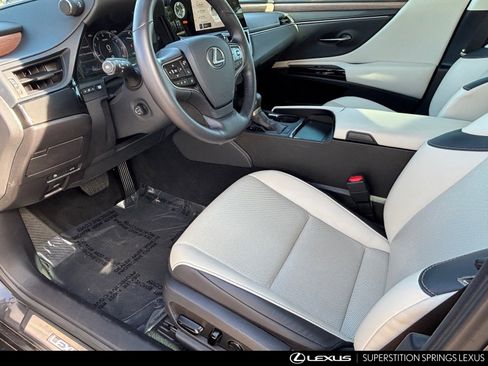 Certified 2025 Lexus ES 350 w/ Premium Package image 20