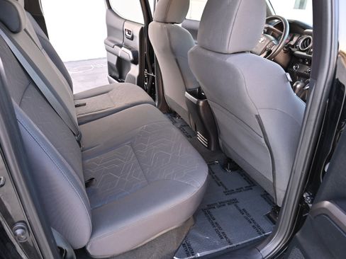 Used 2016 Toyota Tacoma TRD Sport image 14