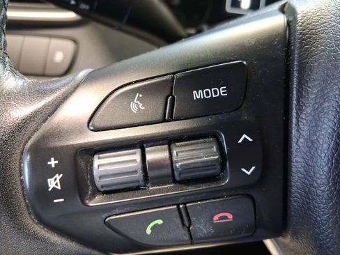 Used 2017 Kia Sorento LX w/ LX Convenience Package image 17