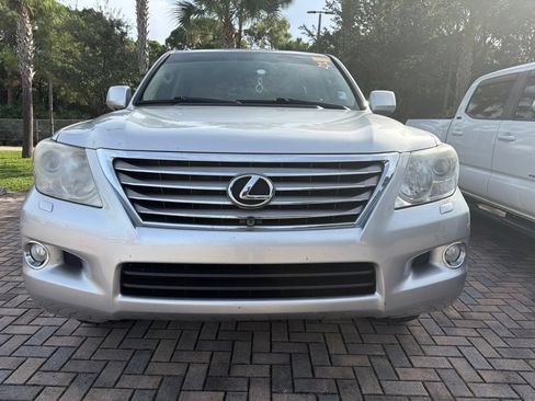Used 2011 Lexus LX 570 4WD w/ Luxury Pkg image 6