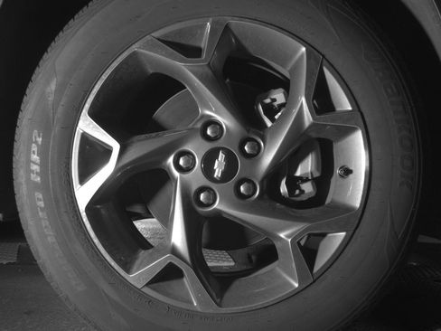 Used 2025 Chevrolet Trax LT FWD image 13