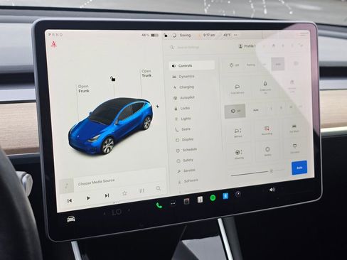 Used 2021 Tesla Model Y Standard Range image 29