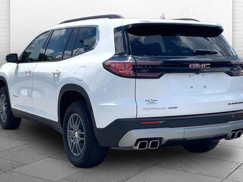 Used 2025 GMC Acadia Elevation AWD/4WD image 10