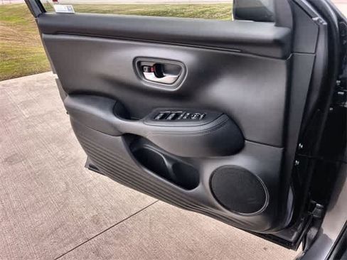 Certified 2026 Honda HR-V LX image 30