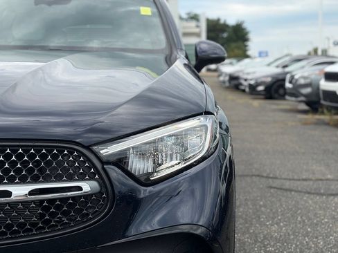 Used 2024 Mercedes-Benz GLC 300 4MATIC image 4