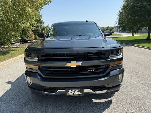 Used 2018 Chevrolet Silverado 1500 LT w/ Texas Edition image 3