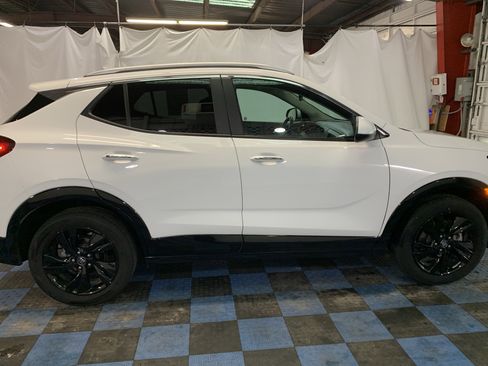 Used 2024 Buick Encore GX Sport Touring image 6