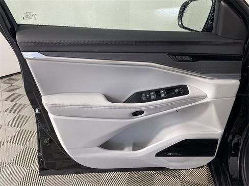 New 2025 Jeep Wagoneer S Limited image 16