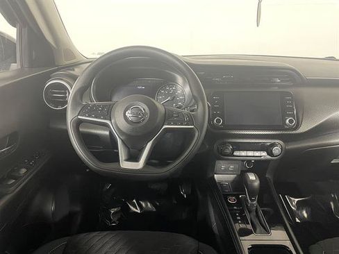 Used 2021 Nissan Kicks SV FWD image 12