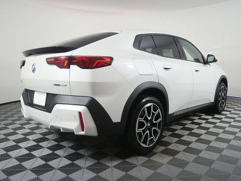Certified 2026 BMW X2 xDrive28i AWD/4WD image 3