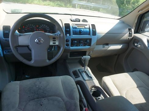 Used 2008 Nissan Frontier SE w/ SE Value Truck Pkg RWD image 5