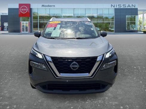 Used 2023 Nissan Rogue SV w/ SV Premium B Package AWD/4WD image 2