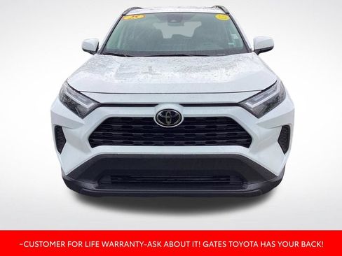 Used 2025 Toyota RAV4 XLE AWD/4WD image 2