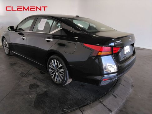 Used 2025 Nissan Altima 2.5 SV FWD image 8