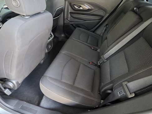 Used 2024 GMC Terrain SLE AWD/4WD image 9