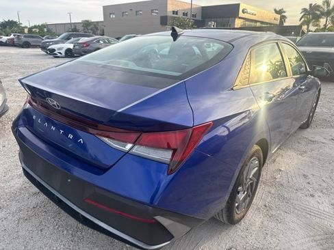 Used 2024 Hyundai Elantra SEL FWD image 6