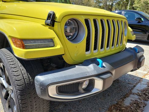 Used 2022 Jeep Wrangler Unlimited Sahara image 9