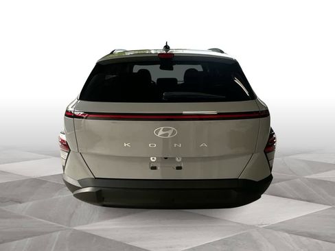 Used 2024 Hyundai Kona SEL FWD image 7