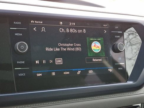 Certified 2024 Volkswagen Taos SE image 18