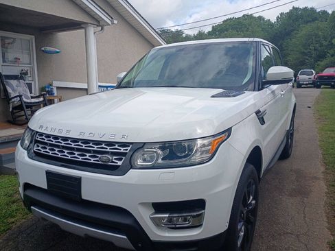 Used 2014 Land Rover Range Rover Sport HSE AWD/4WD image 2
