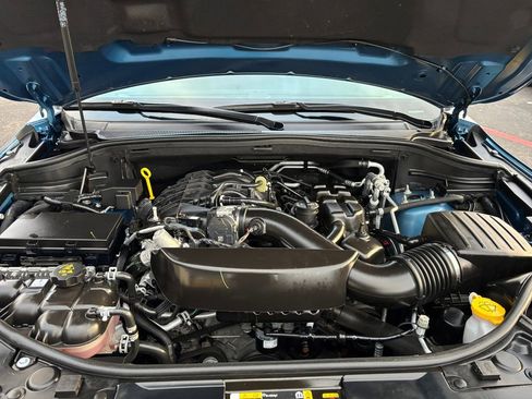 Used 2025 Dodge Durango GT image 30