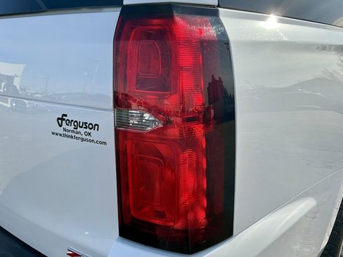 Used 2020 Chevrolet Suburban LT w/ Luxury Package image 16