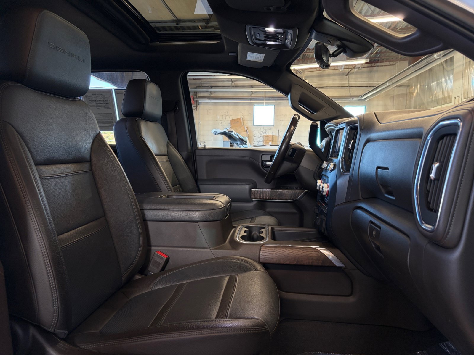 Used 2020 GMC Sierra 1500 Denali w/ Denali Ultimate Package AWD/4WD image 30