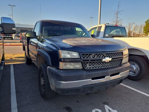 Used 2006 Chevrolet Silverado 2500 W/T image 4