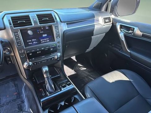 Used 2021 Lexus GX 460 Premium image 25