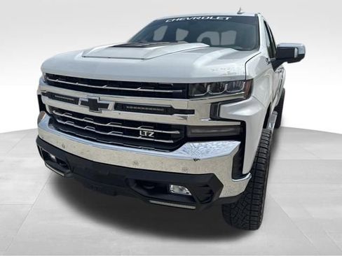 Used 2019 Chevrolet Silverado 1500 LTZ w/ LTZ Premium Package image 3