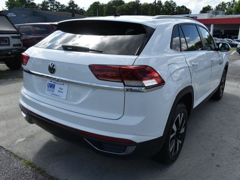 Used 2020 Volkswagen Atlas Cross Sport SE FWD image 6