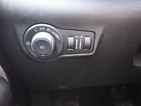 Used 2024 Jeep Compass Latitude AWD/4WD image 17