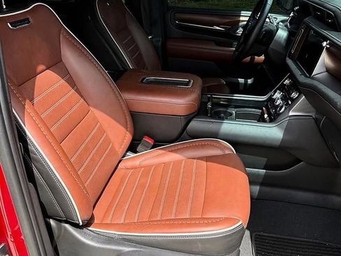 Used 2023 GMC Yukon Denali Ultimate AWD/4WD image 14