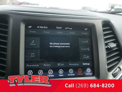 Used 2021 Jeep Cherokee Trailhawk AWD/4WD image 49