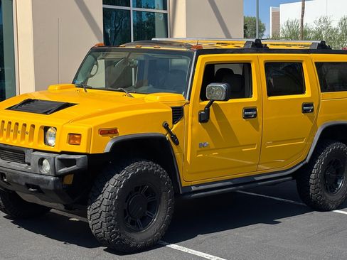 Used 2004 HUMMER H2 w/ Preferred Equipment Group AWD/4WD image 1